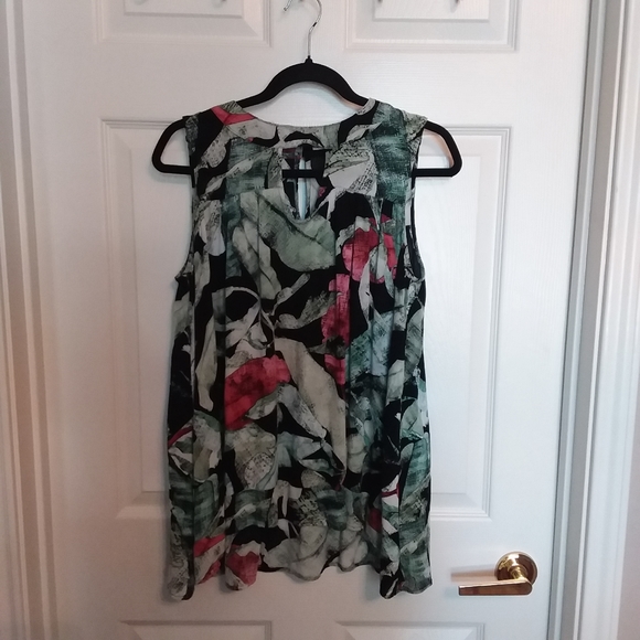 LC Lauren Conrad Tops - LC Lauren Conrad Ladies Sleeveless Top